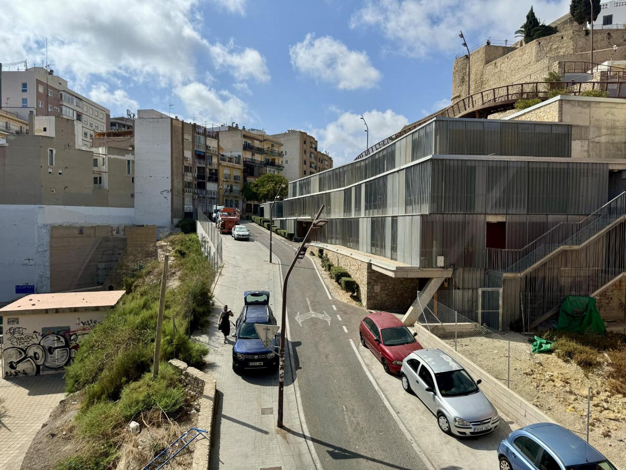 Apartment Modern Charm In Barrio Alicante